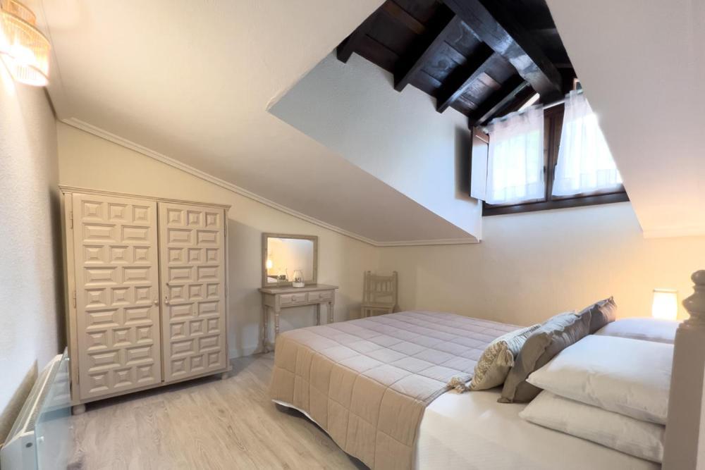 Apartamentos Santa Lucia Cabezón de la Sal Esterno foto
