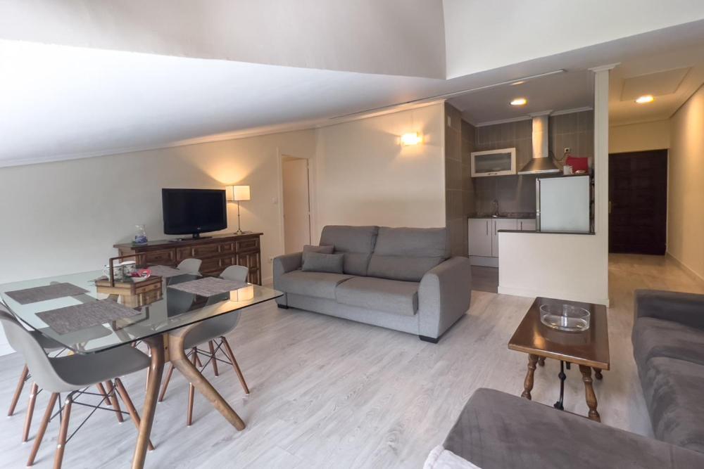 Apartamentos Santa Lucia Cabezón de la Sal Esterno foto