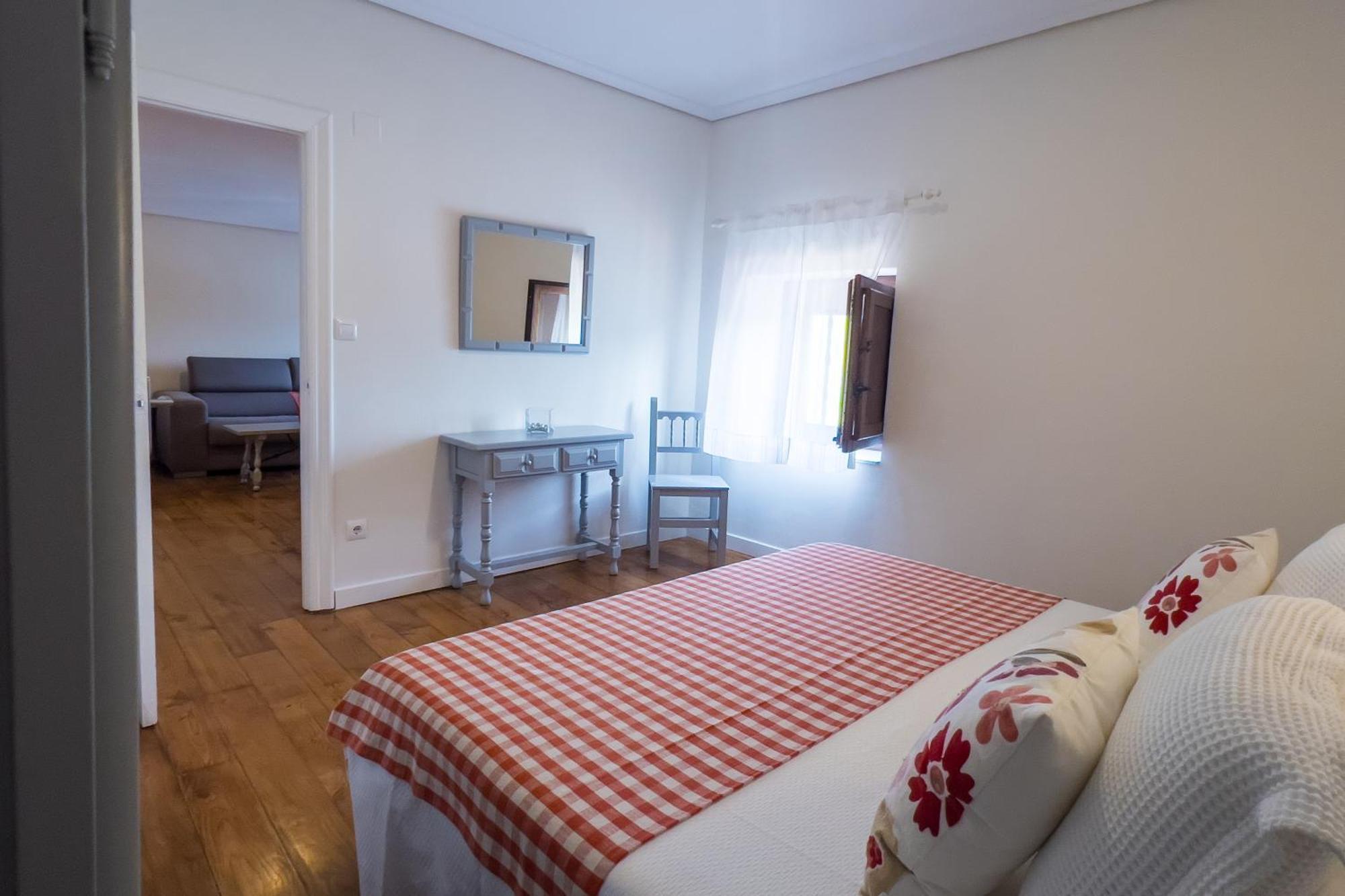 Apartamentos Santa Lucia Cabezón de la Sal Esterno foto