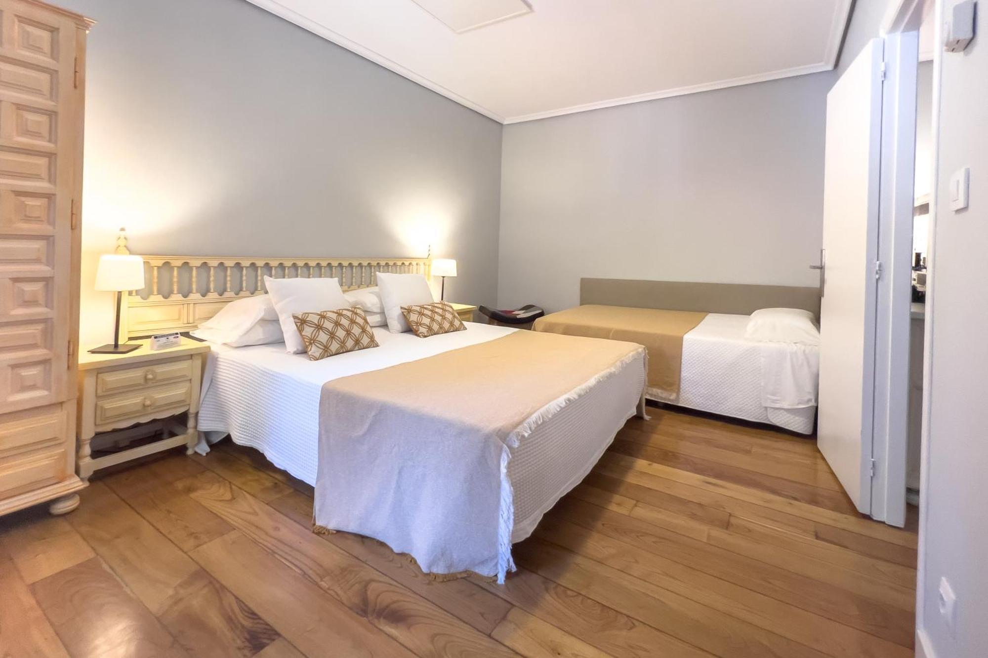 Apartamentos Santa Lucia Cabezón de la Sal Esterno foto