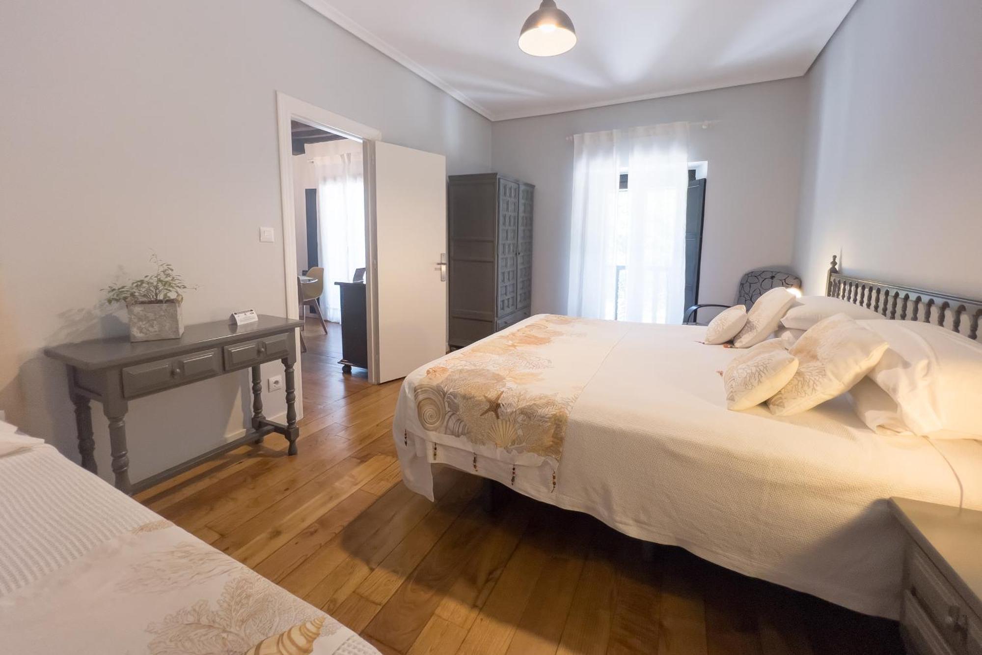 Apartamentos Santa Lucia Cabezón de la Sal Esterno foto