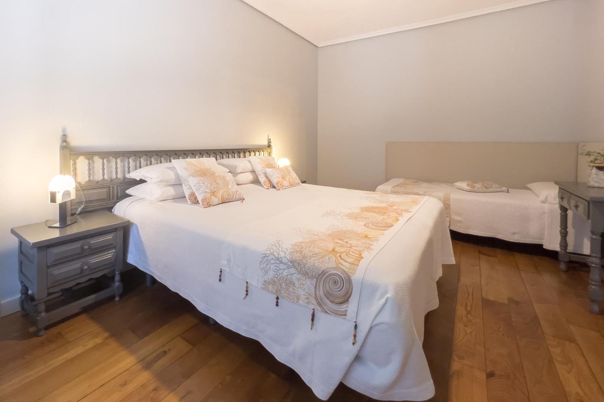 Apartamentos Santa Lucia Cabezón de la Sal Esterno foto