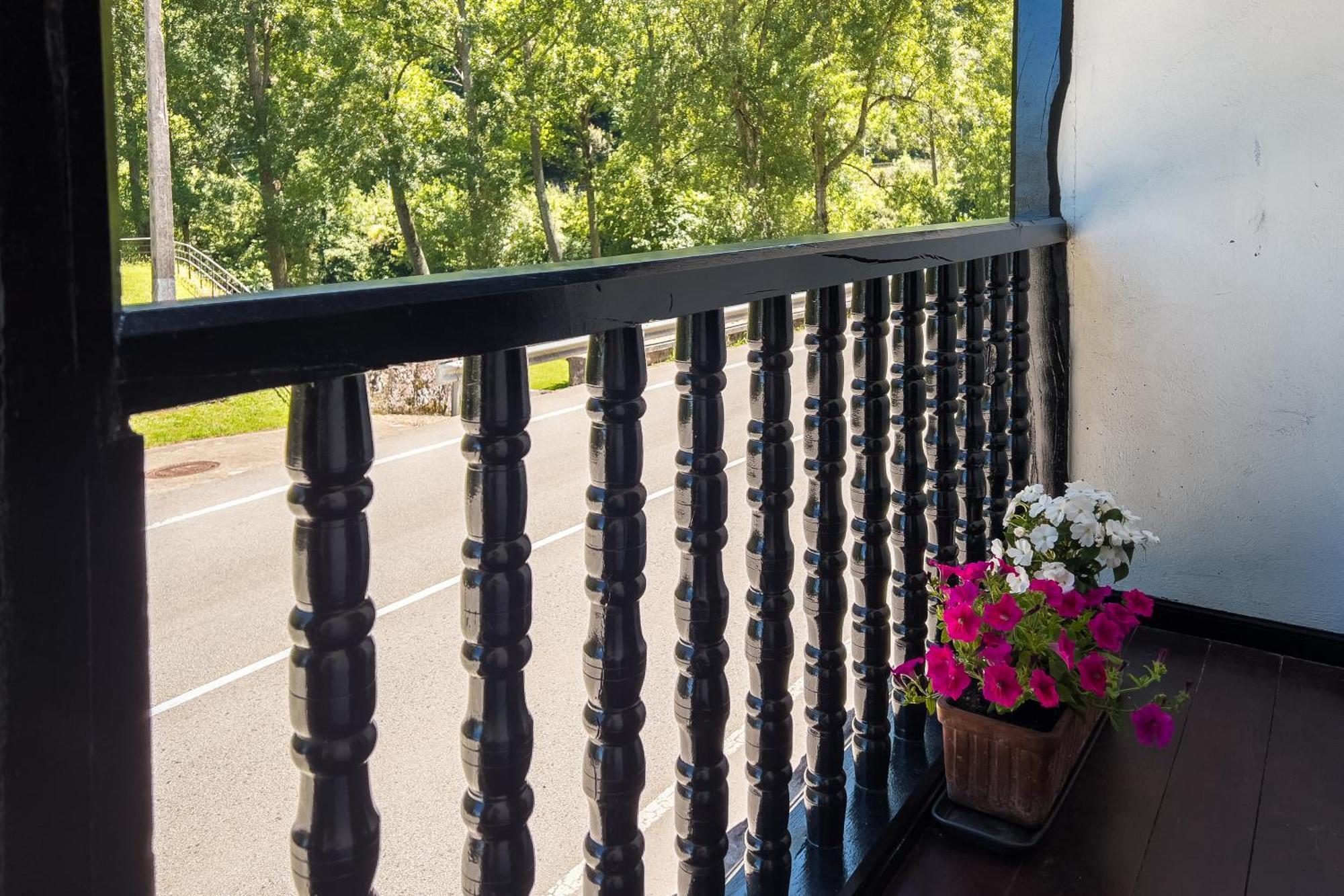 Apartamentos Santa Lucia Cabezón de la Sal Esterno foto