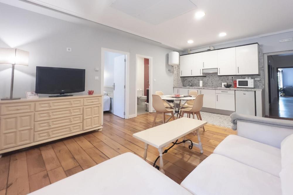 Apartamentos Santa Lucia Cabezón de la Sal Esterno foto
