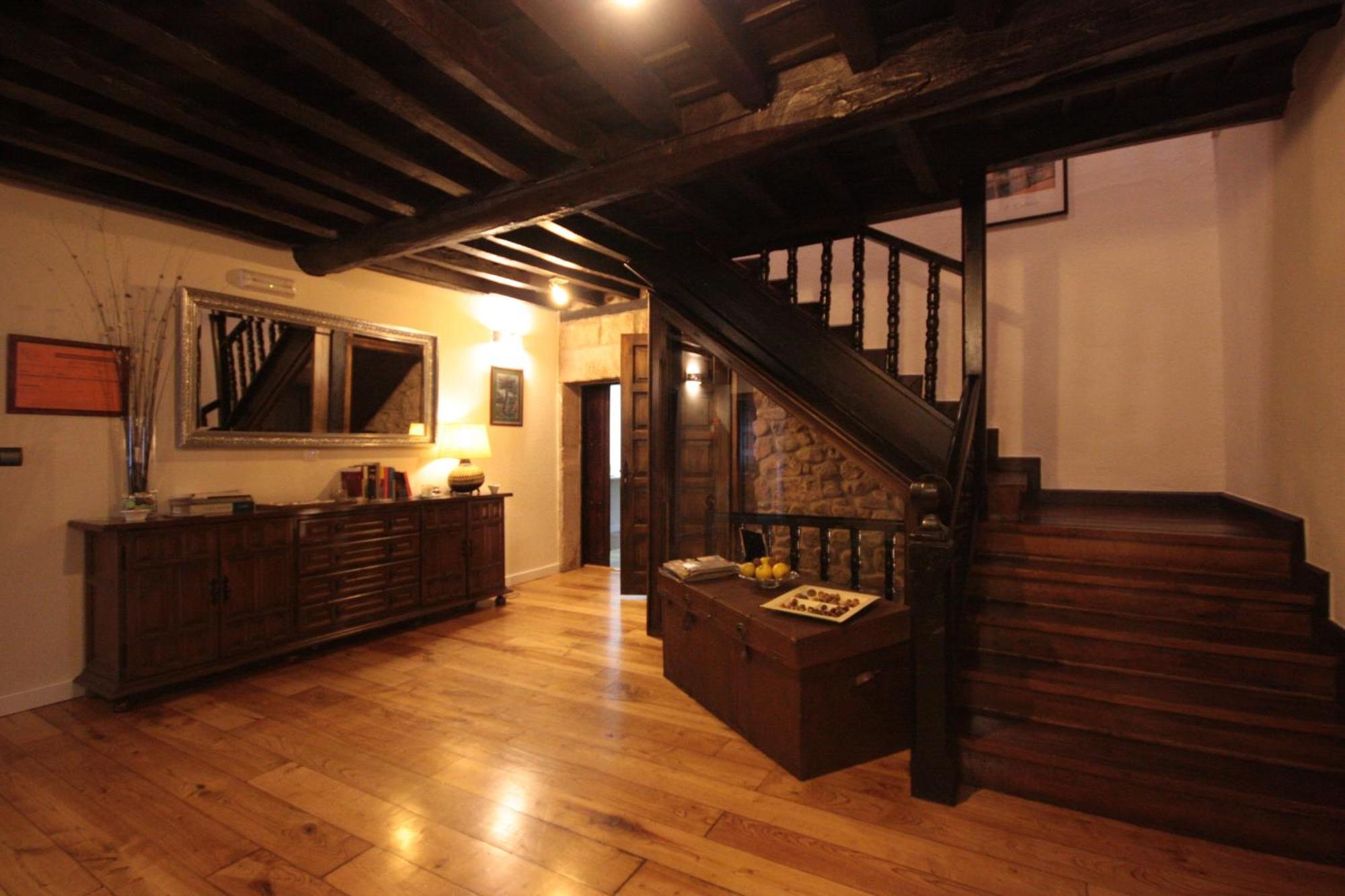 Apartamentos Santa Lucia Cabezón de la Sal Esterno foto
