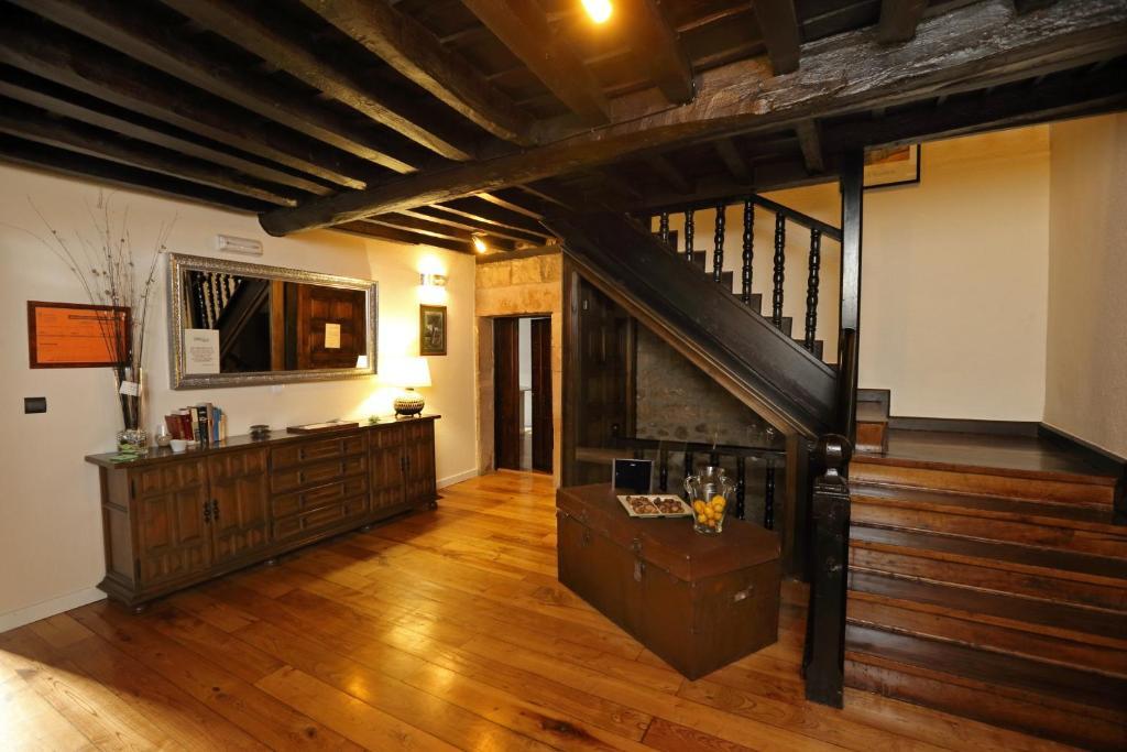 Apartamentos Santa Lucia Cabezón de la Sal Esterno foto